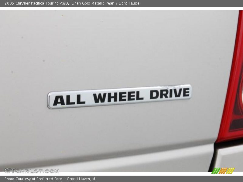 Linen Gold Metallic Pearl / Light Taupe 2005 Chrysler Pacifica Touring AWD