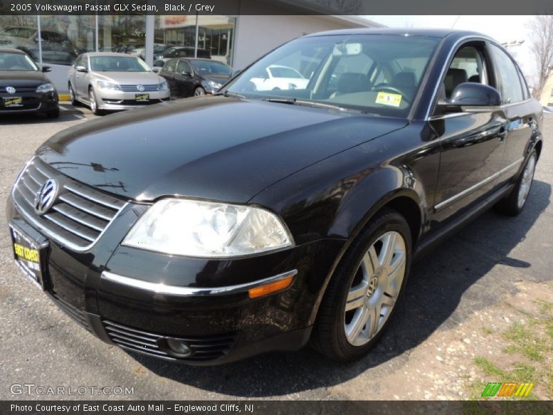Black / Grey 2005 Volkswagen Passat GLX Sedan