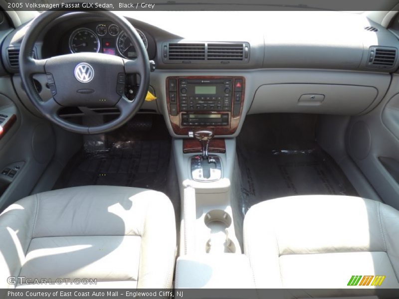 Black / Grey 2005 Volkswagen Passat GLX Sedan