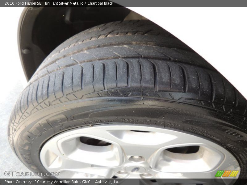 Brilliant Silver Metallic / Charcoal Black 2010 Ford Fusion SE