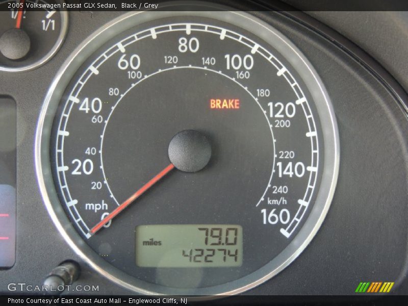 Black / Grey 2005 Volkswagen Passat GLX Sedan