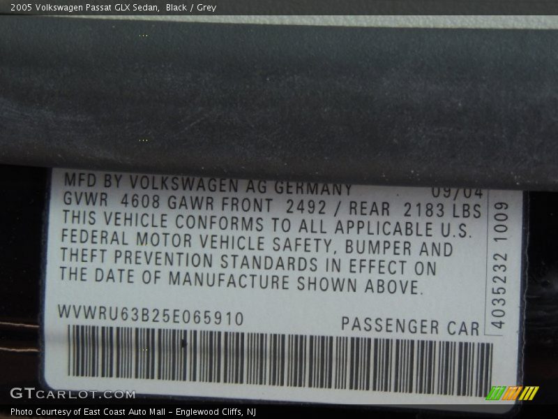 Black / Grey 2005 Volkswagen Passat GLX Sedan