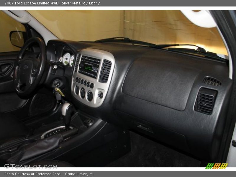 Silver Metallic / Ebony 2007 Ford Escape Limited 4WD