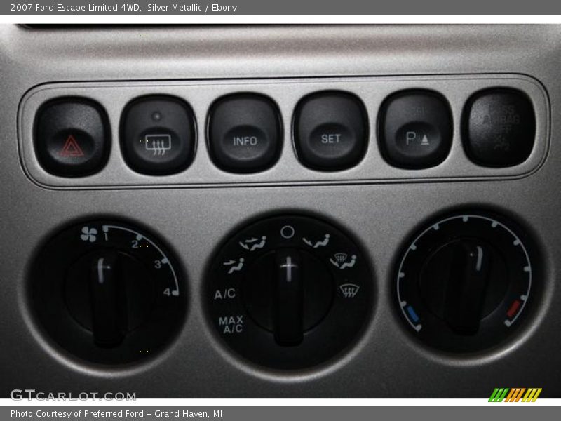 Silver Metallic / Ebony 2007 Ford Escape Limited 4WD