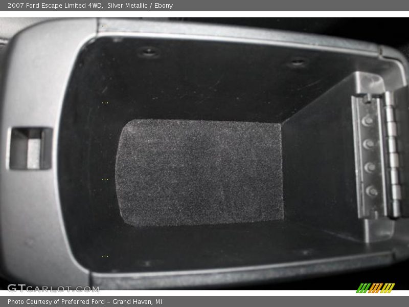 Silver Metallic / Ebony 2007 Ford Escape Limited 4WD