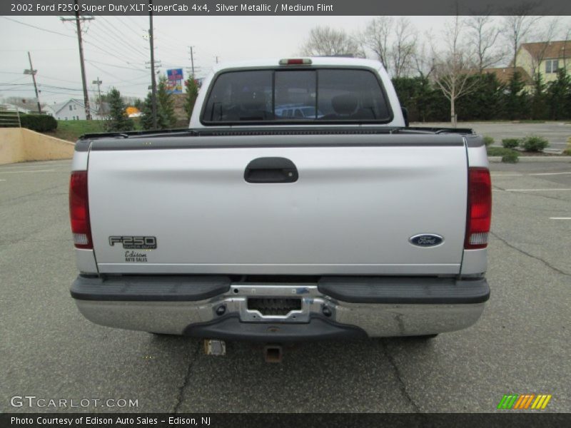 Silver Metallic / Medium Flint 2002 Ford F250 Super Duty XLT SuperCab 4x4