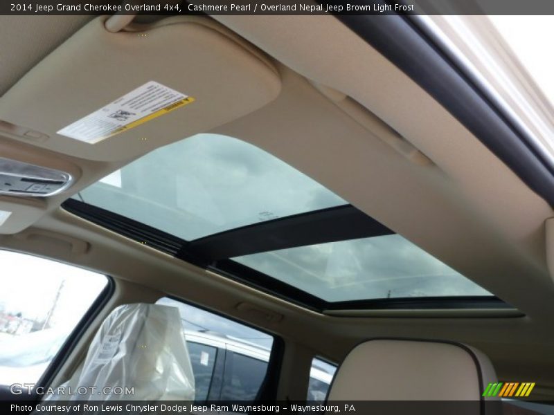 Sunroof of 2014 Grand Cherokee Overland 4x4