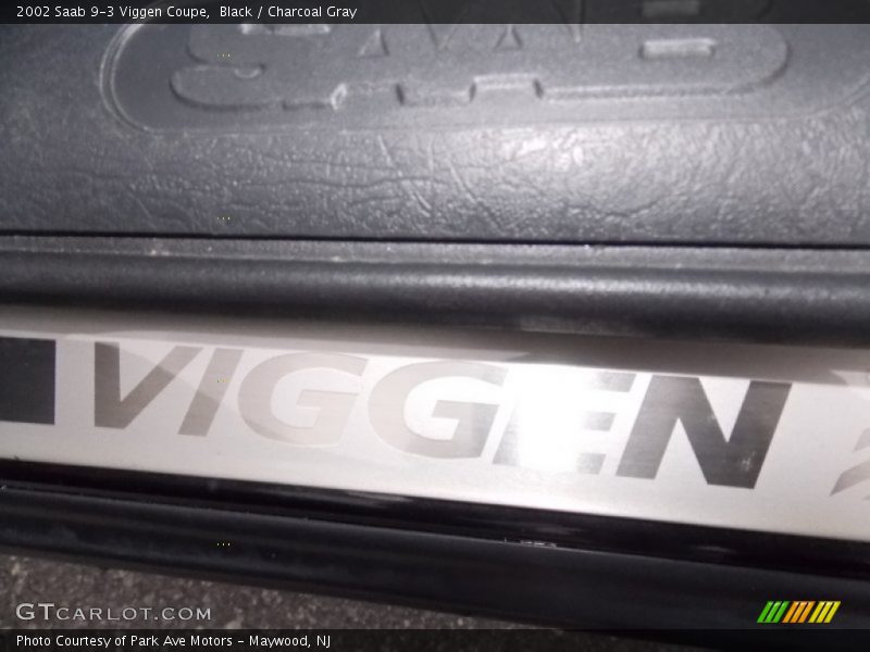 Black / Charcoal Gray 2002 Saab 9-3 Viggen Coupe