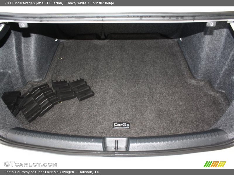 Candy White / Cornsilk Beige 2011 Volkswagen Jetta TDI Sedan