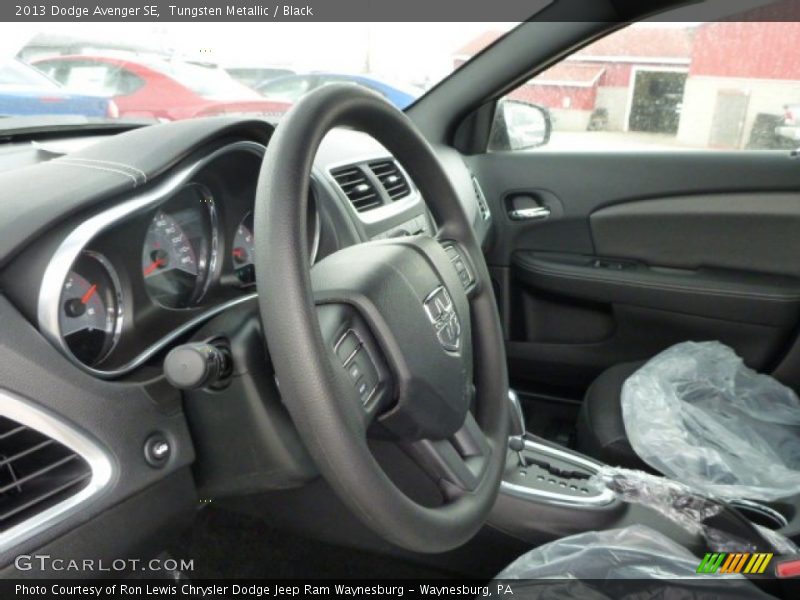 Tungsten Metallic / Black 2013 Dodge Avenger SE
