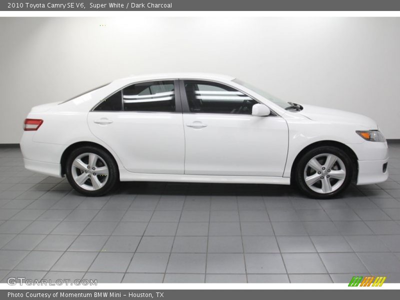 Super White / Dark Charcoal 2010 Toyota Camry SE V6