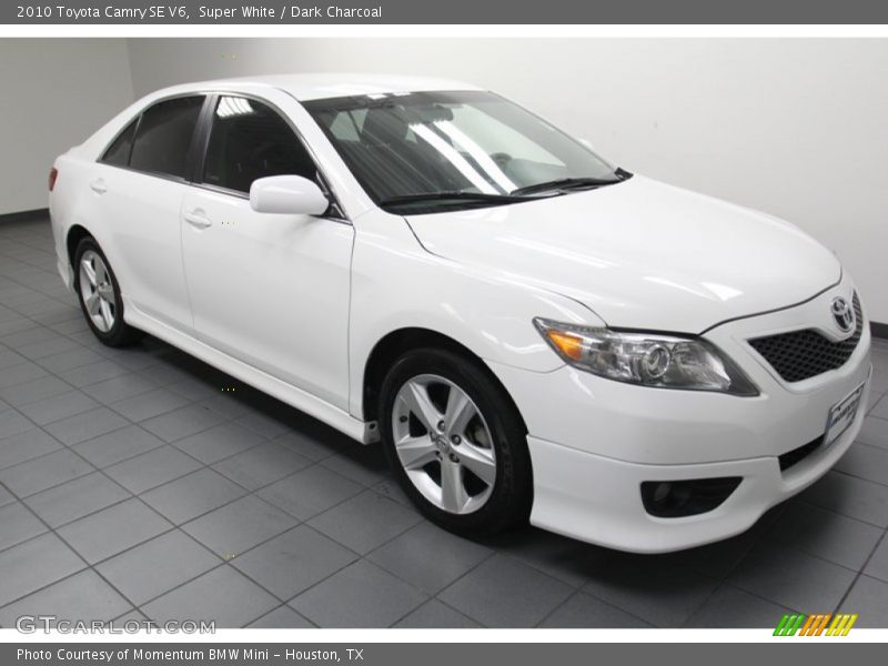 Super White / Dark Charcoal 2010 Toyota Camry SE V6