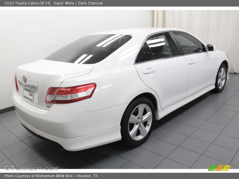 Super White / Dark Charcoal 2010 Toyota Camry SE V6