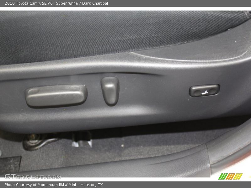 Super White / Dark Charcoal 2010 Toyota Camry SE V6