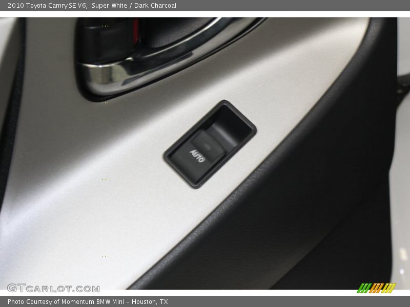 Super White / Dark Charcoal 2010 Toyota Camry SE V6
