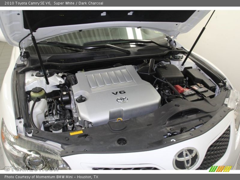 Super White / Dark Charcoal 2010 Toyota Camry SE V6