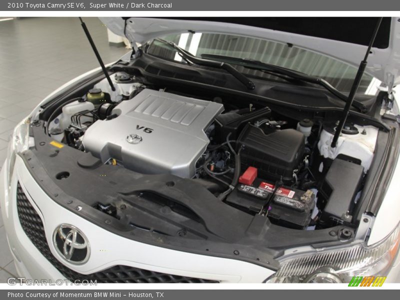 Super White / Dark Charcoal 2010 Toyota Camry SE V6