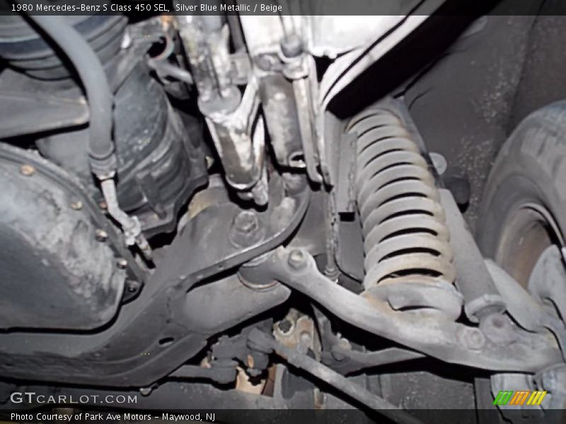 Undercarriage of 1980 S Class 450 SEL