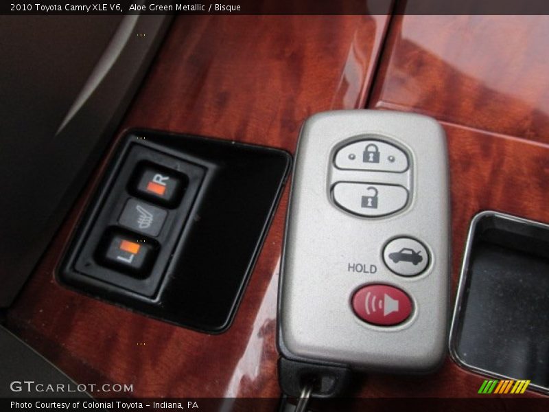 Keys of 2010 Camry XLE V6