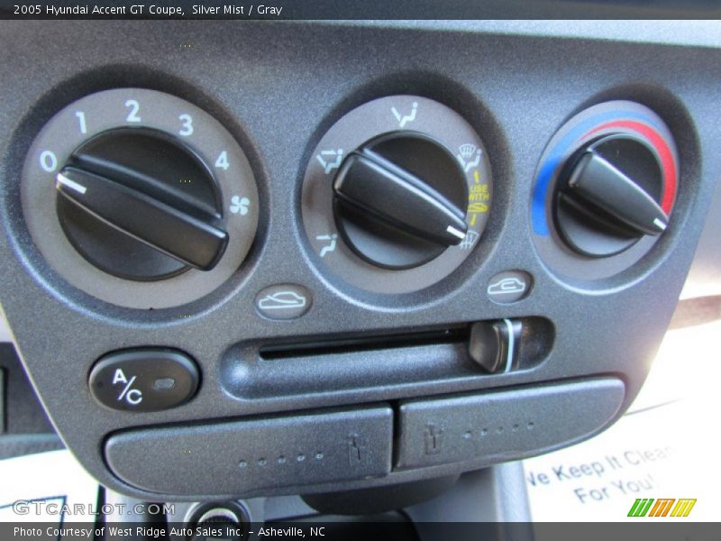 Controls of 2005 Accent GT Coupe