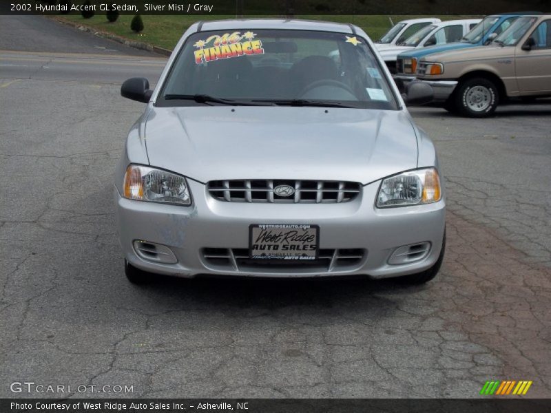 Silver Mist / Gray 2002 Hyundai Accent GL Sedan