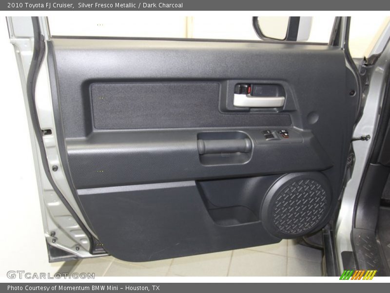 Door Panel of 2010 FJ Cruiser 