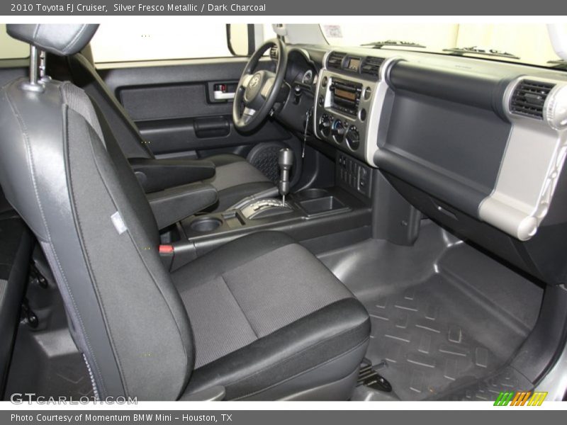 Front Seat of 2010 FJ Cruiser 