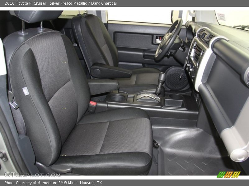 Front Seat of 2010 FJ Cruiser 