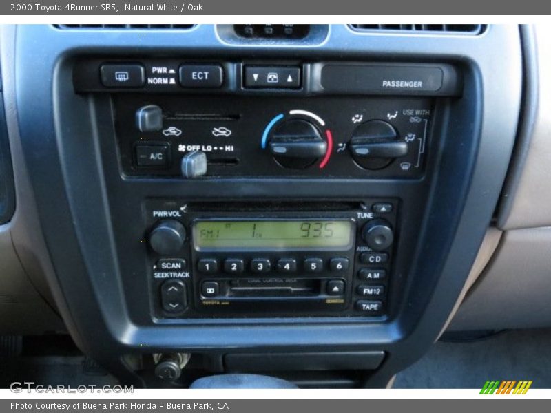 Natural White / Oak 2000 Toyota 4Runner SR5