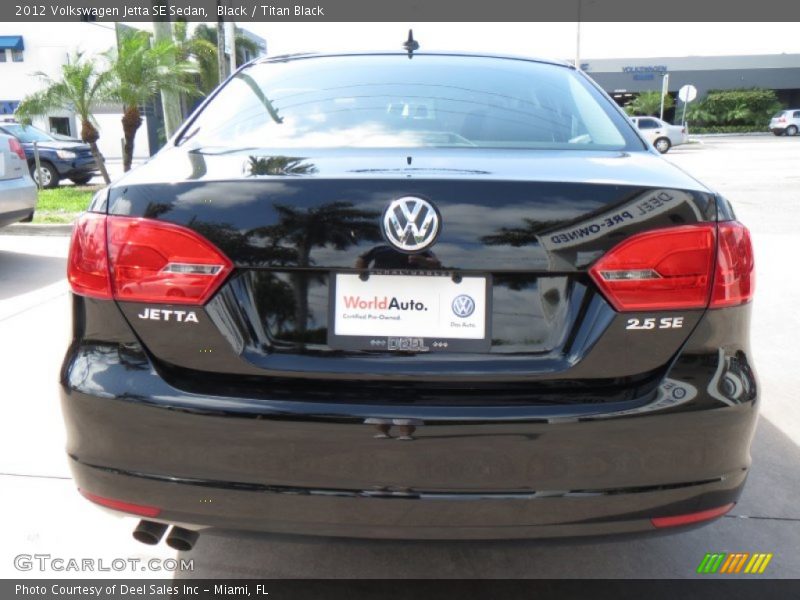 Black / Titan Black 2012 Volkswagen Jetta SE Sedan