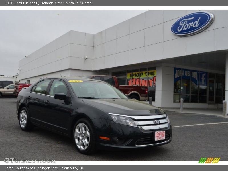 Atlantis Green Metallic / Camel 2010 Ford Fusion SE