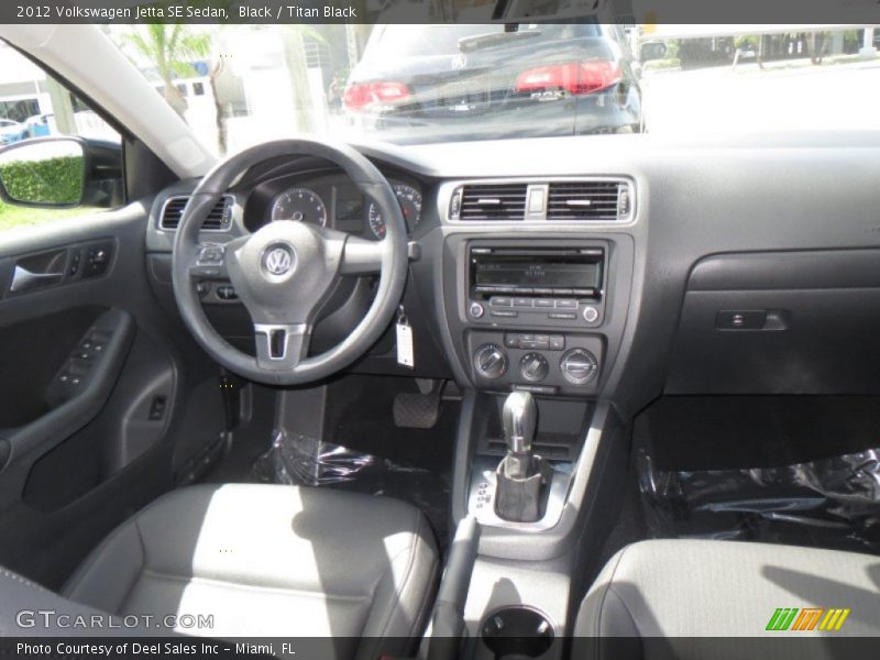 Black / Titan Black 2012 Volkswagen Jetta SE Sedan