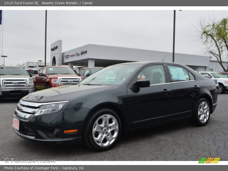 Atlantis Green Metallic / Camel 2010 Ford Fusion SE