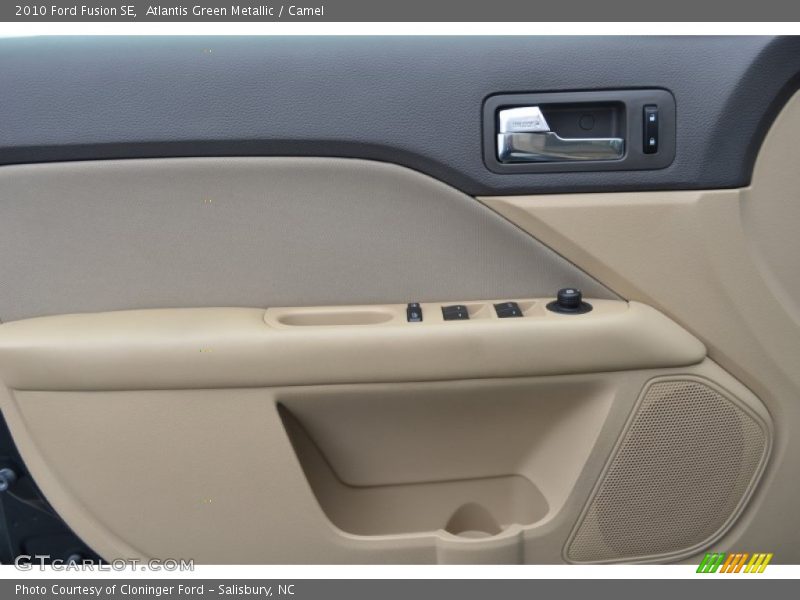 Atlantis Green Metallic / Camel 2010 Ford Fusion SE