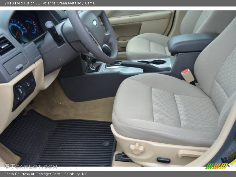 Atlantis Green Metallic / Camel 2010 Ford Fusion SE