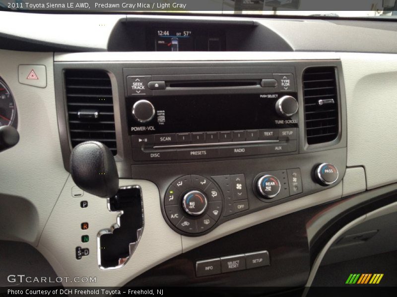 Controls of 2011 Sienna LE AWD