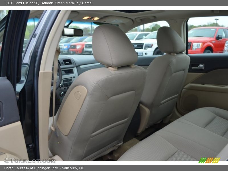 Atlantis Green Metallic / Camel 2010 Ford Fusion SE