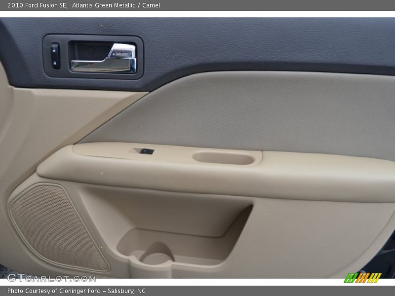 Atlantis Green Metallic / Camel 2010 Ford Fusion SE