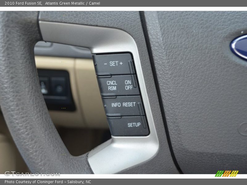 Atlantis Green Metallic / Camel 2010 Ford Fusion SE