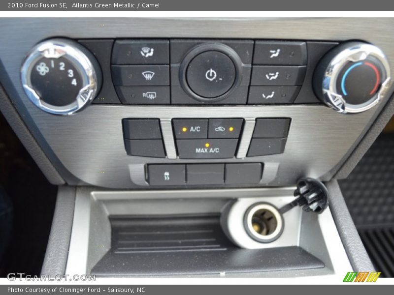 Atlantis Green Metallic / Camel 2010 Ford Fusion SE