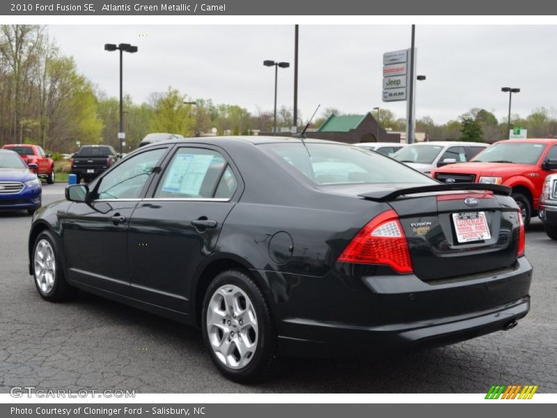 Atlantis Green Metallic / Camel 2010 Ford Fusion SE