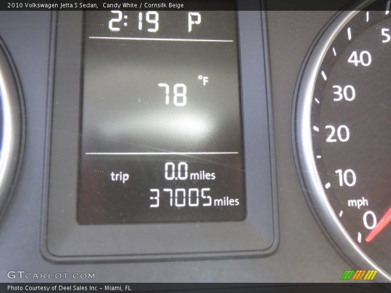 Candy White / Cornsilk Beige 2010 Volkswagen Jetta S Sedan