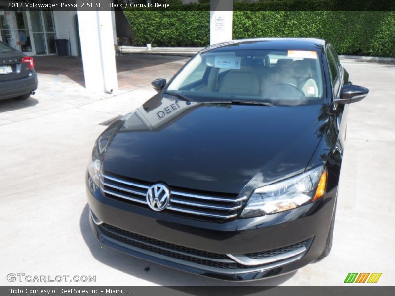 Black / Cornsilk Beige 2012 Volkswagen Passat 2.5L SE
