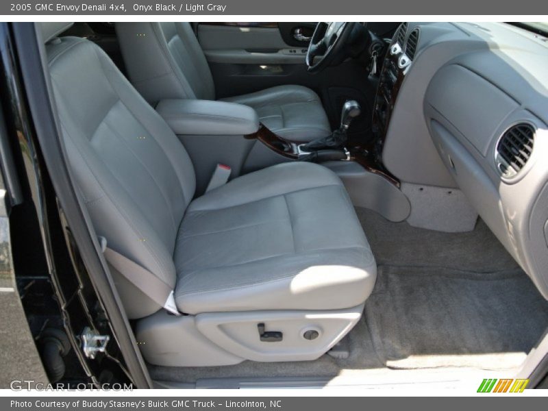Onyx Black / Light Gray 2005 GMC Envoy Denali 4x4