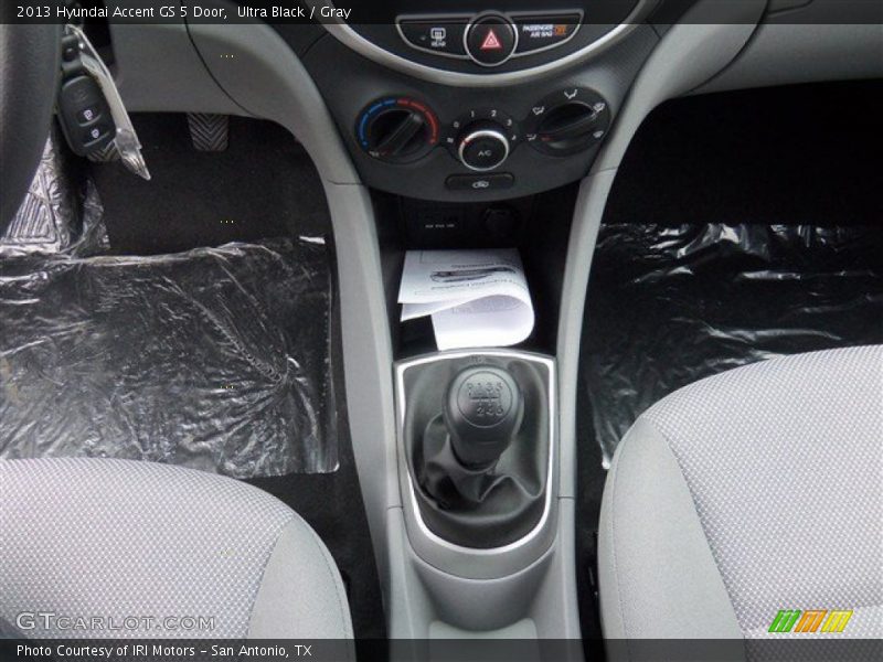Ultra Black / Gray 2013 Hyundai Accent GS 5 Door