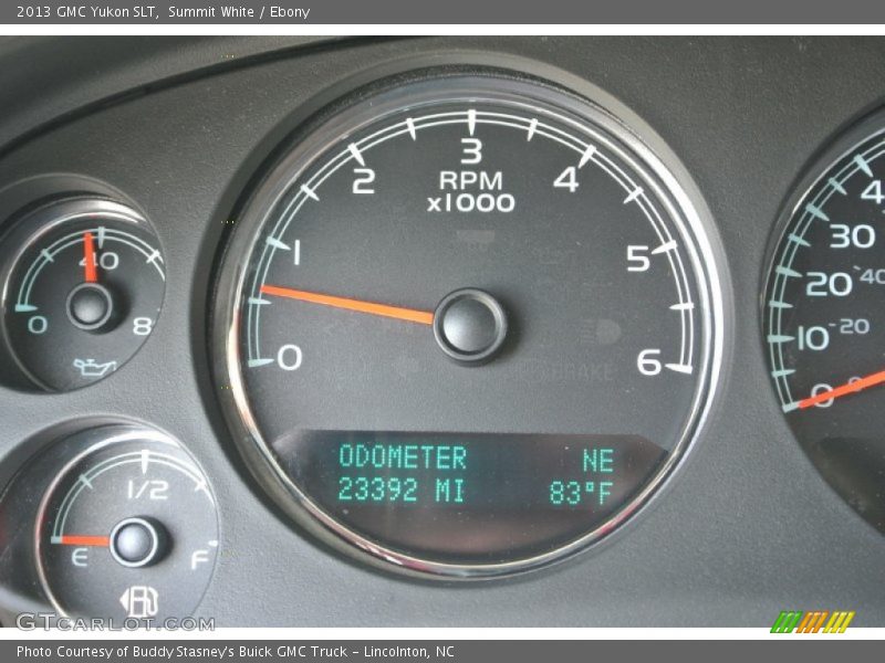 Summit White / Ebony 2013 GMC Yukon SLT