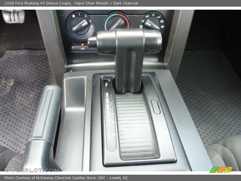 Vapor Silver Metallic / Dark Charcoal 2008 Ford Mustang V6 Deluxe Coupe