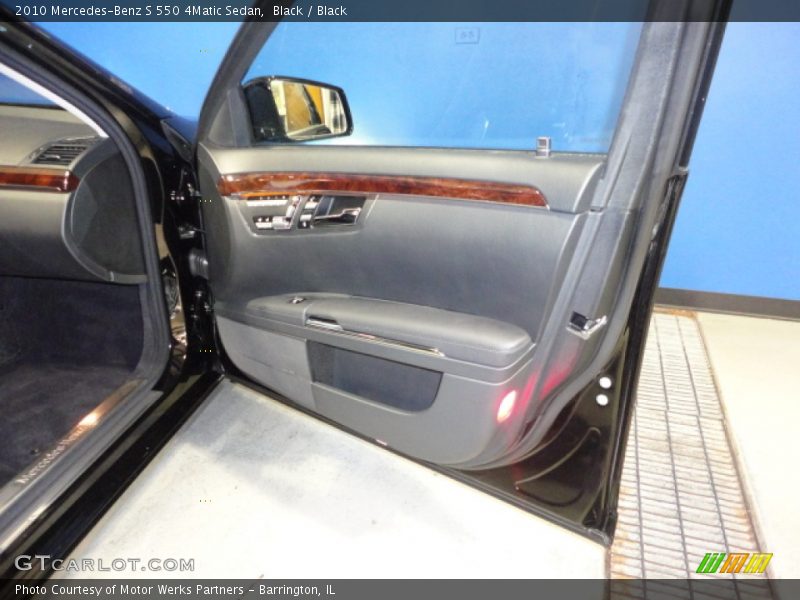 Black / Black 2010 Mercedes-Benz S 550 4Matic Sedan