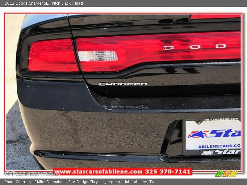 Pitch Black / Black 2013 Dodge Charger SE