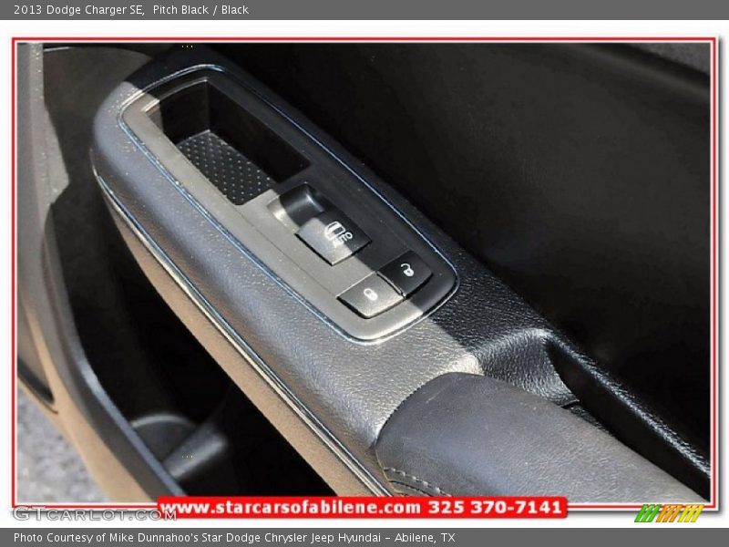 Pitch Black / Black 2013 Dodge Charger SE